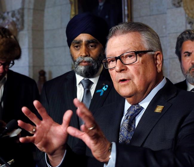 More troops, sandbags on way to flood zones in Quebec, Ontario: Goodale | iNFOnews.ca CP665026287