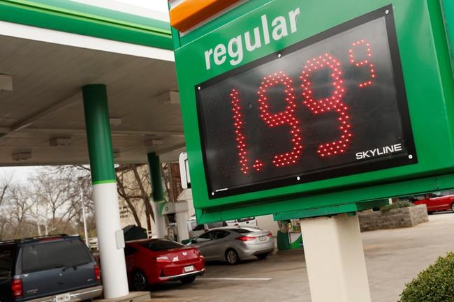 Average US price of gas jumps a penny per gallon, to $2.34 | iNFOnews.ca