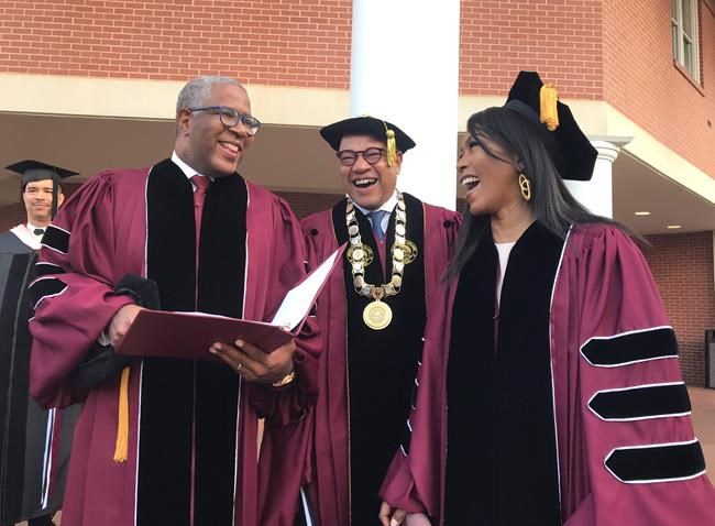 Speaker stuns 2019 Morehouse grads, to pay off student debt | iNFOnews.ca