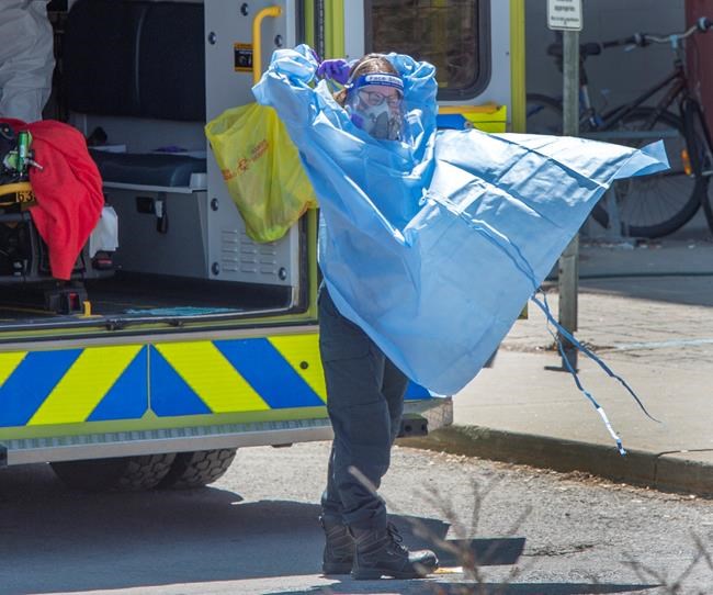 Le Chateau starts work on producing 500,000 hospital gowns in Canada | iNFOnews.ca