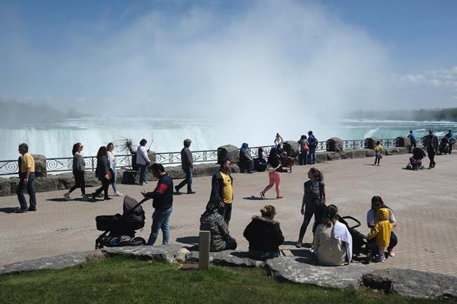 Parents concerned about children's social lives, survey says | iNFOnews.ca