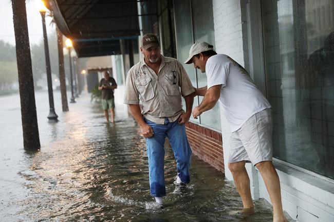 Rescues and worry after Matthew inundates North Carolina | iNFOnews.ca