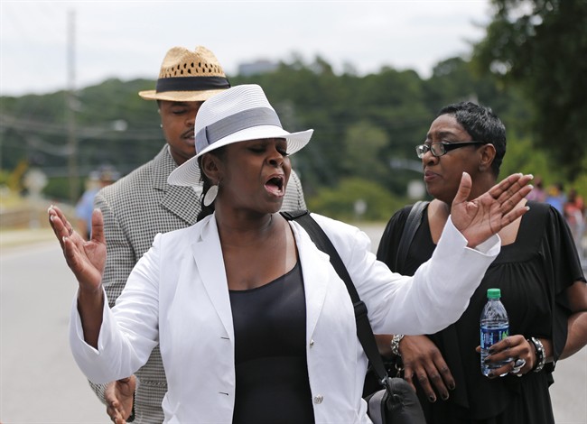Bobby Brown, family mourn Bobbi Kristina while her aunt vows family feud is far from over | iNFOnews.ca CP34047845