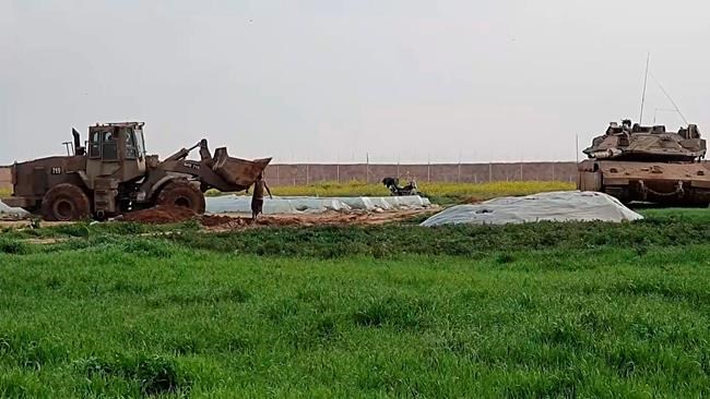 Israel strikes Gaza, Syria after Palestinian rockets attacks | iNFOnews.ca Israel strikes Gaza, Syria after Palestinian rockets attacks | iNFOnews.ca