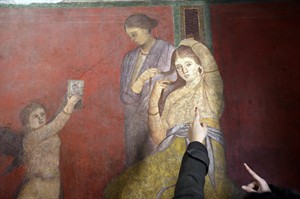 Italy unveils restored Pompeii villa as it races to meet EU deadline to shore up ancient city | iNFOnews.ca CP32372429