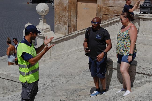 Police patrol Rome's Spanish Steps to enforce sitting ban | iNFOnews.ca Police patrol Rome's Spanish Steps to enforce sitting ban | iNFOnews.ca