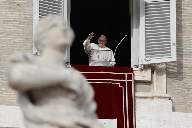 Pope shakes up Vatican communications operations | iNFOnews.ca CP2067330552