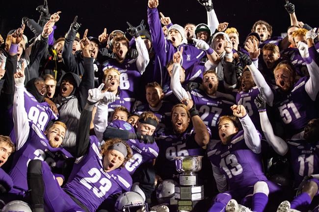 Merchant returns after injury to lead Mustangs back to Vanier Cup with 47-24 win over Huskies | iNFOnews.ca Merchant returns after injury to lead Mustangs back to Vanier Cup with 47-24 win over Huskies | iNFOnews.ca