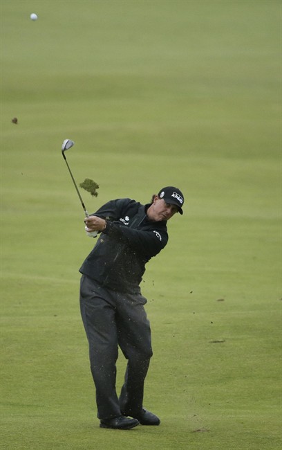 Dustin Johnson back in contention at British Open at St. Andrews, and so is Jordan Spieth | iNFOnews.ca Dustin Johnson back in contention at British Open at St. Andrews, and so is Jordan Spieth | iNFOnews.ca