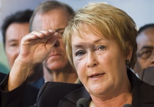 A PQ government would strengthen Quebec language laws within 100 days: Marois | iNFOnews.ca CP19768087