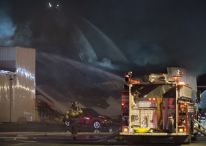 Canadian Press NewsAlert: Chemical plant fire in Granby, Que.; 300 homes evacuated | iNFOnews.ca CP25741495
