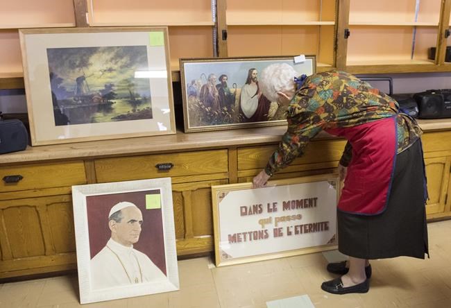 Sisters of Ste-Anne hold garage sale before giving up Montreal convent | iNFOnews.ca