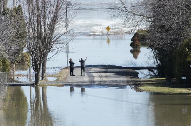 Residents eye rising waters as Legault says new approach needed to flood relief | iNFOnews.ca