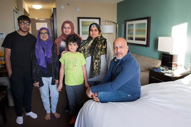 Some Quebec flood victims preparing to spend Christmas in hotel rooms | iNFOnews.ca Some Quebec flood victims preparing to spend Christmas in hotel rooms | iNFOnews.ca