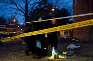 Four arrested after five people shot in Toronto: police | iNFOnews.ca CP32726712