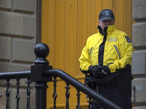 Man arrested in downtown Halifax after driver finds firearm on bus | iNFOnews.ca CP30398482