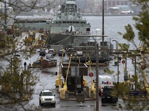 Military bases on heightened security status after Ottawa shootings | iNFOnews.ca CP30385555