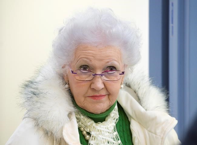 'Internet black widow' signs peace bond requiring her to report romantic ties | iNFOnews.ca CP372201977