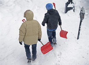 Winter storm shutters the Maritimes, plows struggle to cope in places | iNFOnews.ca CP31645985