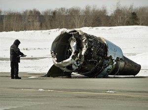 Air Canada plane was airborne again after initial impact at Halifax airport | iNFOnews.ca CP32496711