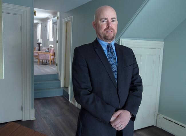 Bereaved Canadians struggle and adapt to grieve under COVID-19 measures | iNFOnews.ca Bereaved Canadians struggle and adapt to grieve under COVID-19 measures | iNFOnews.ca