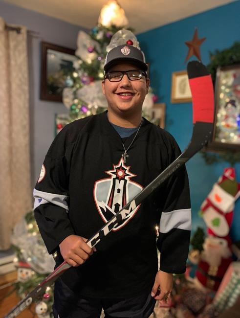 '100 per cent racial': Indigenous hockey player's dad rejects report on verbal abuse | iNFOnews.ca
