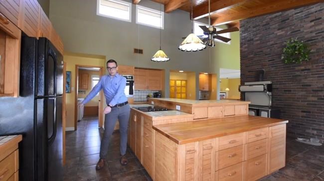 Another song and dance: Moncton realtor's sales video gains traction online | iNFOnews.ca CP875929101