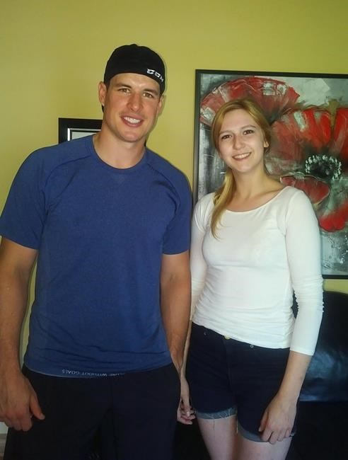 Sidney Crosby surprises Nova Scotia super-fan's family with a visit | iNFOnews.ca Sidney Crosby surprises Nova Scotia super-fan's family with a visit | iNFOnews.ca