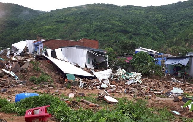 Landslides kill 13, leave 4 missing in south central Vietnam | iNFOnews.ca