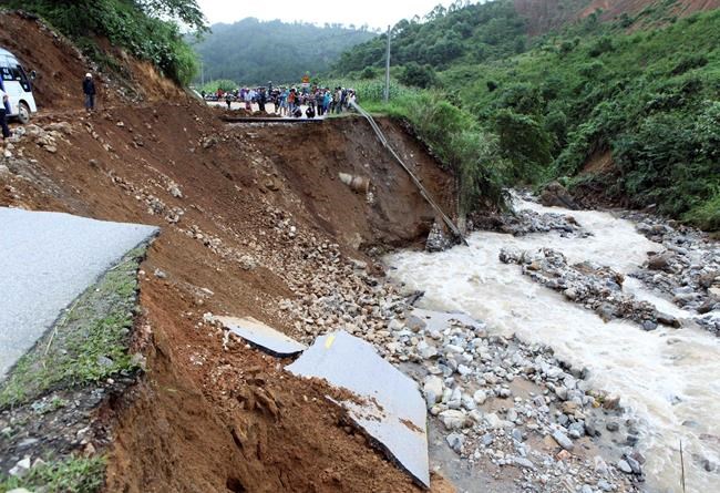 Flooding damages roads, homes in Vietnam; deaths rise to 15 | iNFOnews.ca Flooding damages roads, homes in Vietnam; deaths rise to 15 | iNFOnews.ca