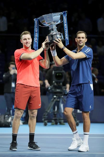 Zverev beats Djokovic in 2 sets to win ATP Finals title | iNFOnews.ca