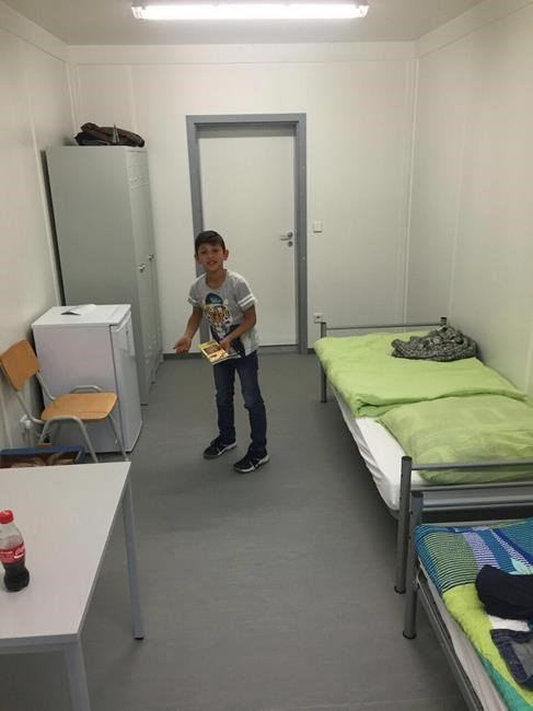 Still a trickle, but refugees sick of exile return to Syria | iNFOnews.ca