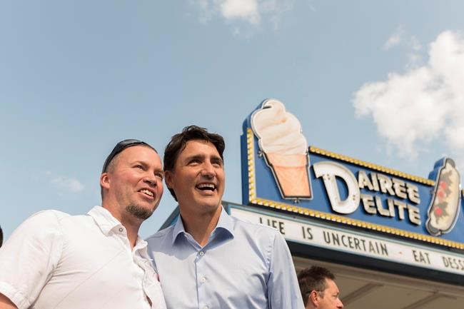 Trudeau picks Mayweather to beat McGregor in anticipated boxing match | iNFOnews.ca Trudeau picks Mayweather to beat McGregor in anticipated boxing match | iNFOnews.ca