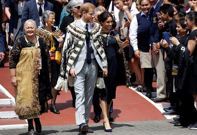 Harry and Meghan say they won't co-operate with UK tabloids | iNFOnews.ca