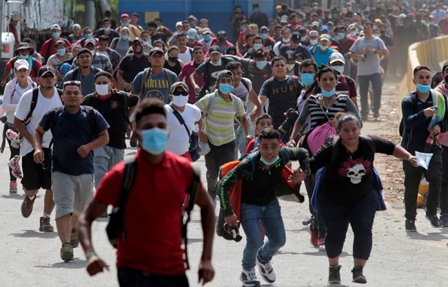 Migrants cross Guatemala despite government threats | iNFOnews.ca Migrants cross Guatemala despite government threats | iNFOnews.ca