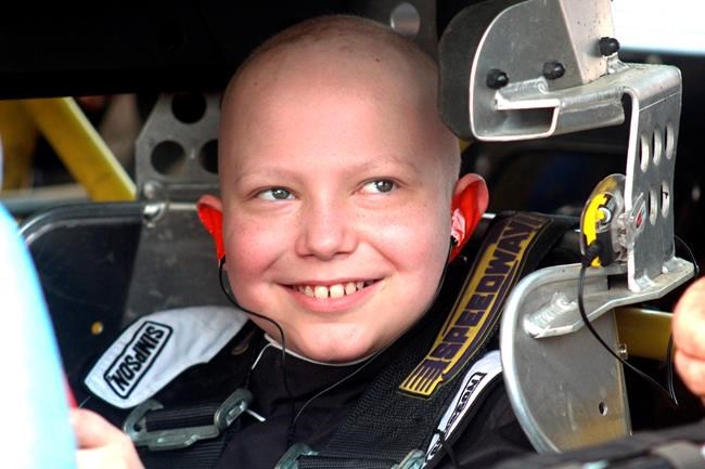 Iowa boy who wanted racing stickers for his casket dies | iNFOnews.ca