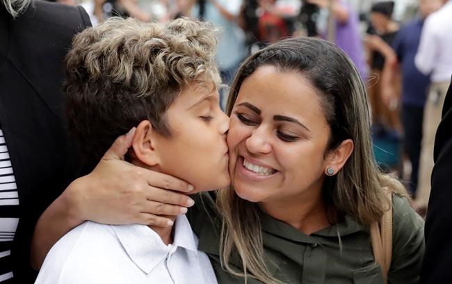 Judge insists timeline be met to reunite children at border | iNFOnews.ca