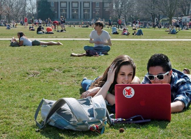 Studies: Illinois' fixed-tuition law drives up others' costs | iNFOnews.ca