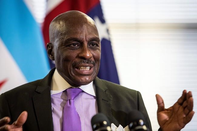 Chicago hospital CEO suspended after improper vaccinations | iNFOnews.ca