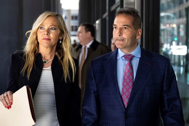 Brian Urlacher's brother pleads not guilty in gambling case | iNFOnews.ca