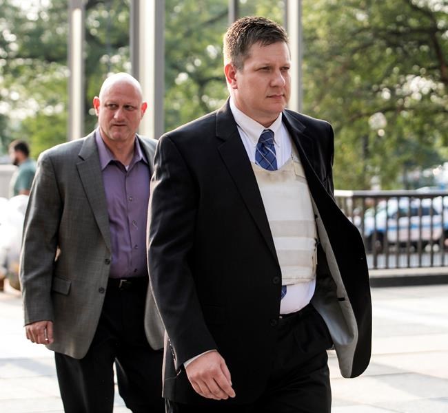 No decision about jailing Chicago officer over interviews | iNFOnews.ca