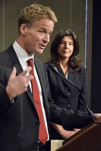 Midwest rappers, dozens of others in Indiana, Illinois accused in 'card cracking' bank fraud | iNFOnews.ca Midwest rappers, dozens of others in Indiana, Illinois accused in 'card cracking' bank fraud | iNFOnews.ca