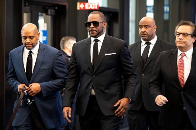 R. Kelly makes brief paid appearance at Illinois club | iNFOnews.ca R. Kelly makes brief paid appearance at Illinois club | iNFOnews.ca