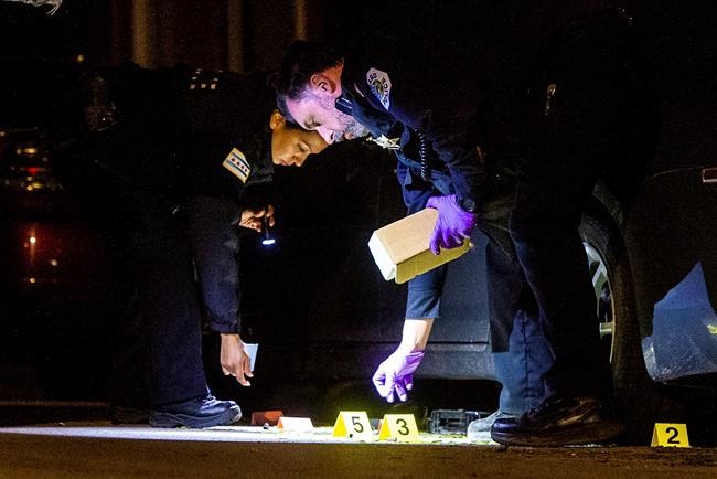 New online tool to track Chicago gun suspects draws fire | iNFOnews.ca