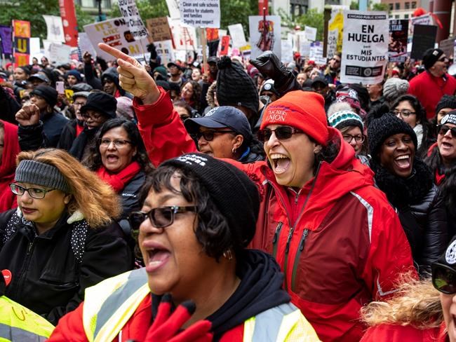 As teachers strike, Chicago mayor offers $838M deficit fix | iNFOnews.ca