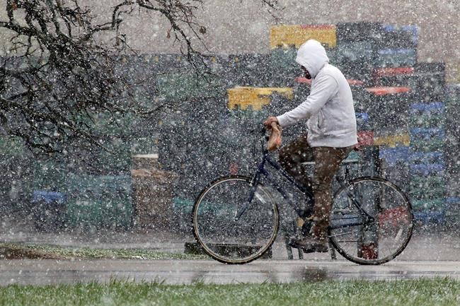 This is spring? Weekend snow, cold hit Midwestern states | iNFOnews.ca This is spring? Weekend snow, cold hit Midwestern states | iNFOnews.ca