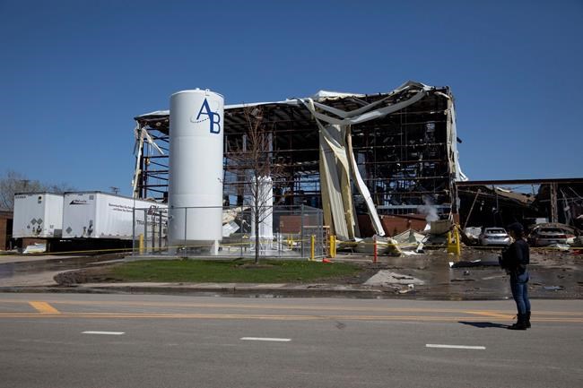 1 body found, 2 more believed dead in Illinois plant blast | iNFOnews.ca