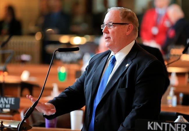 Nebraska senator who had cybersex refuses to resign | iNFOnews.ca CP2086481305