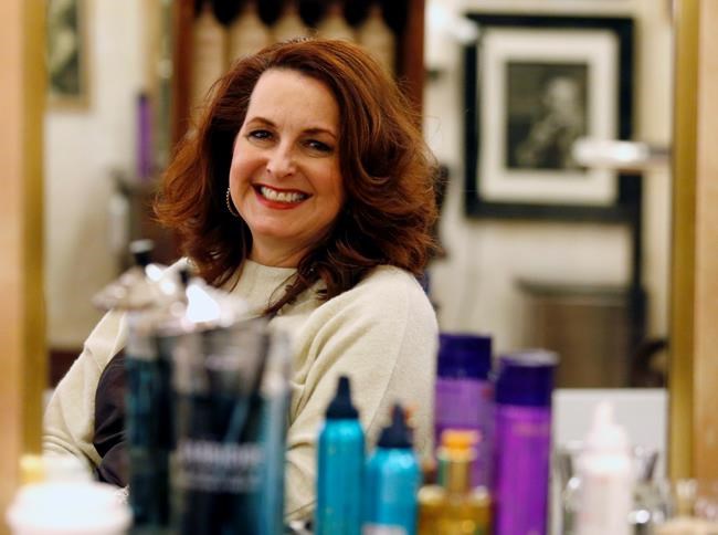 Illinois law enlists hairstylists to prevent domestic abuse | iNFOnews.ca Illinois law enlists hairstylists to prevent domestic abuse | iNFOnews.ca