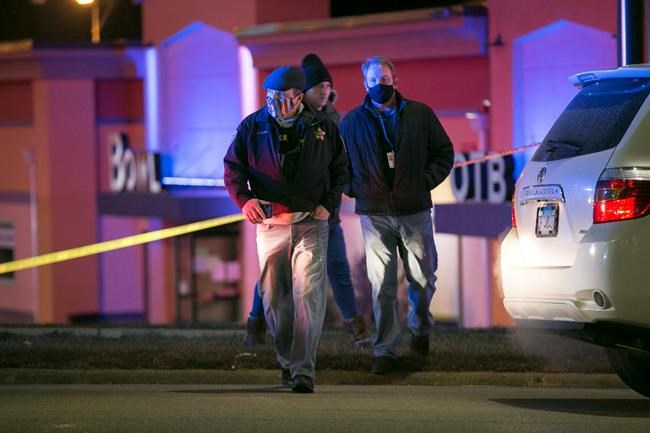 Shooting at Illinois bowling alley leaves 3 dead, 3 injured | iNFOnews.ca